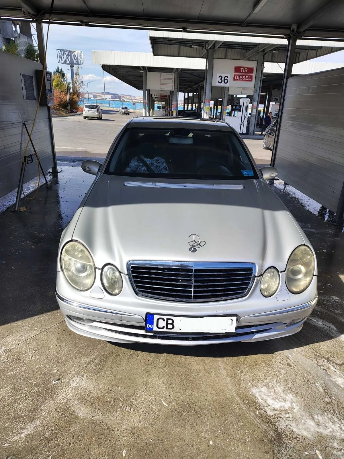 Mercedes-Benz E 270, снимка 3 - Автомобили и джипове - 56518255