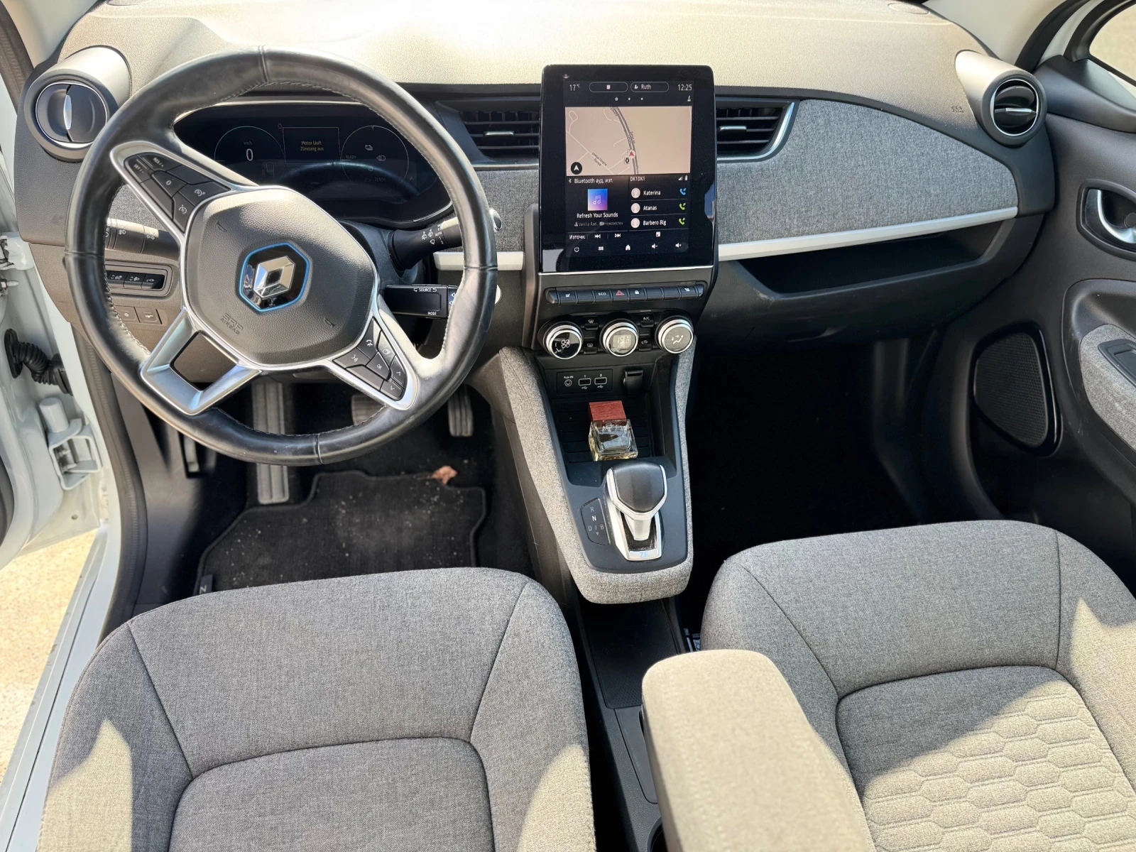 Renault Zoe R135, снимка 3 - Автомобили и джипове - 56623213