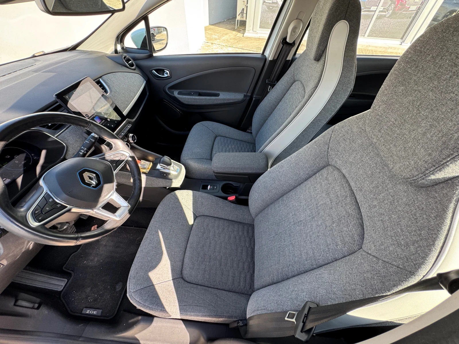 Renault Zoe R135, снимка 8 - Автомобили и джипове - 56623213