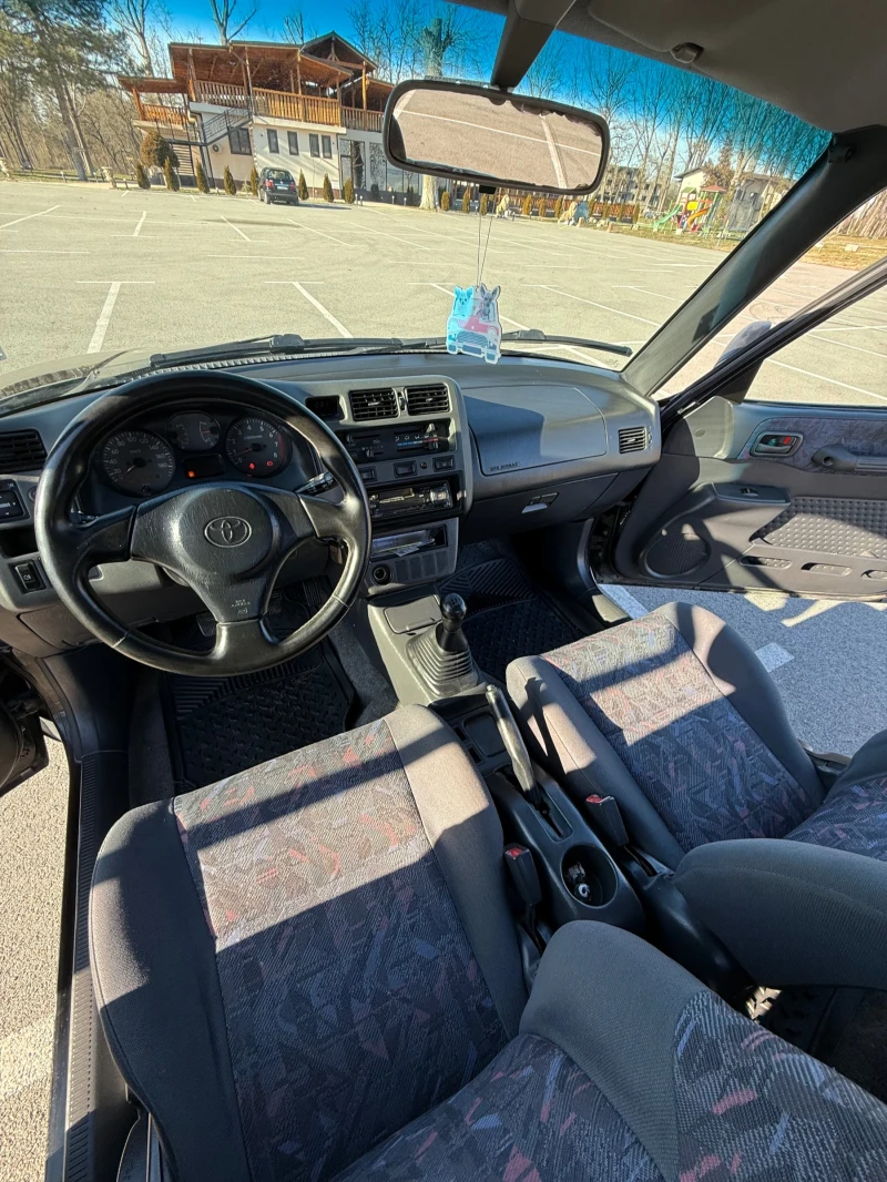 Toyota Rav4, снимка 12 - Автомобили и джипове - 49044287