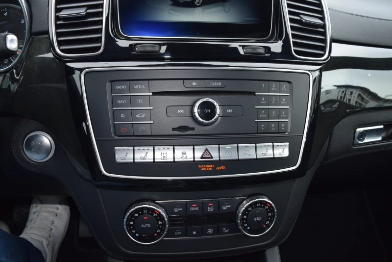 Mercedes-Benz GLE 350 AMG 4Matic, снимка 12 - Автомобили и джипове - 52465422