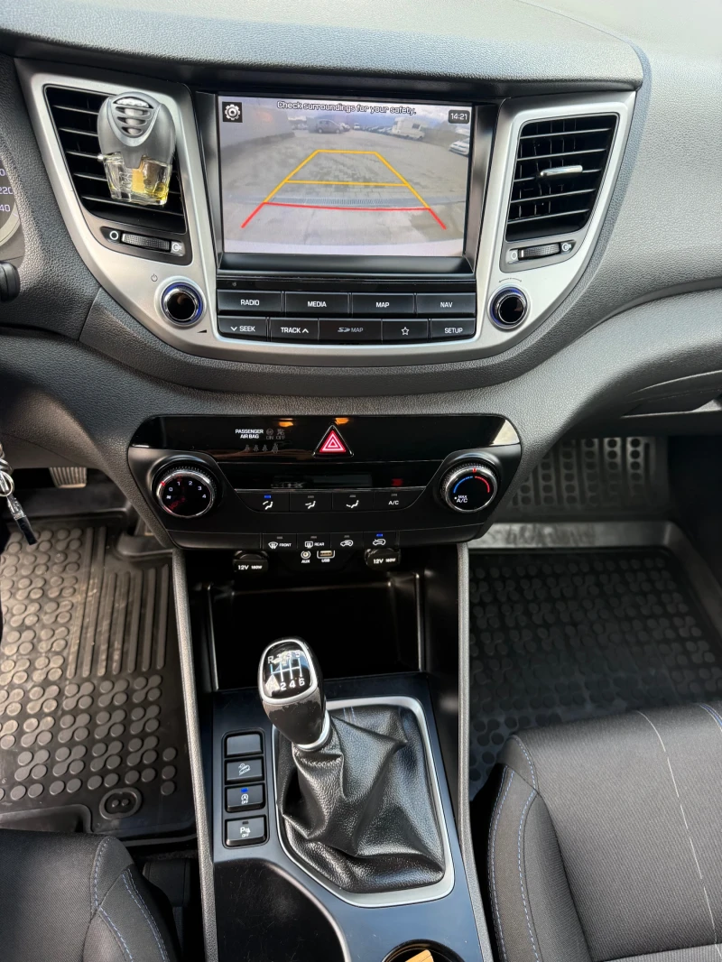 Hyundai Tucson 1.7CRDI * КАМЕРА* СТАРТ/СТОП* ЕВРО 6 , снимка 12 - Автомобили и джипове - 52479704
