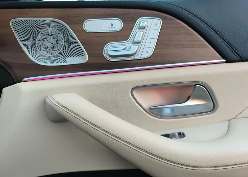 Mercedes-Benz GLE 300 d 4MATIC, снимка 10 - Автомобили и джипове - 52689810