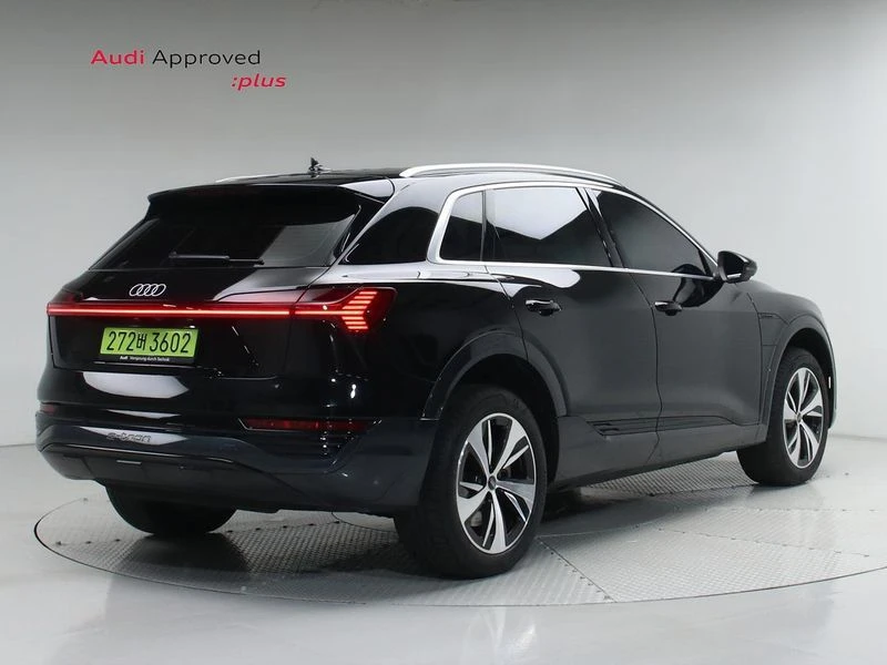 Audi Q8 55 Quattro| 408к.с., снимка 2 - Автомобили и джипове - 56017382