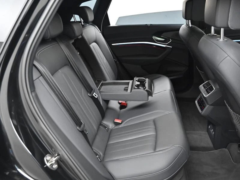 Audi Q8 55 Quattro| 408к.с., снимка 11 - Автомобили и джипове - 56017382