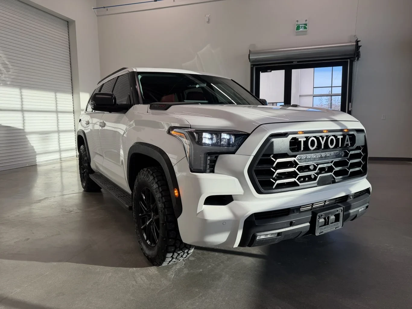Toyota Sequoia TRD PRO* * CARPLAY* * , снимка 1