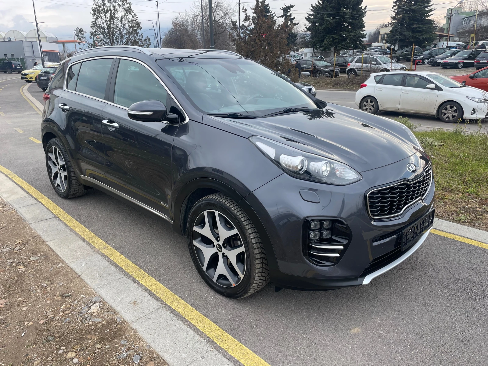 Kia Sportage 2.0D-4X4-GT-LINE-KEYLESS GO-ПАНОРАМА-КСЕНОН-КАМЕРА - изображение 3