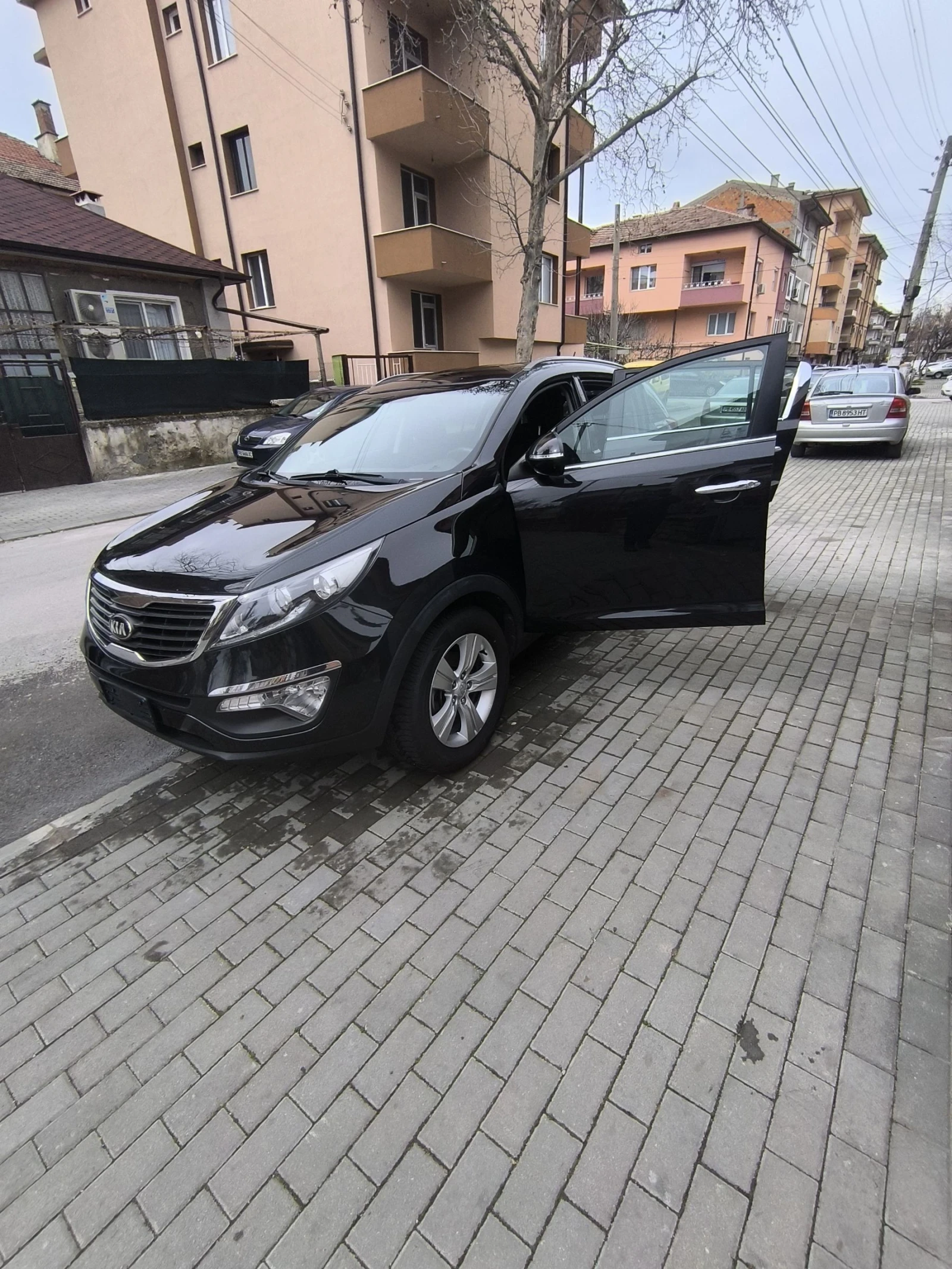 Kia Sportage, снимка 3 - Автомобили и джипове - 54163875