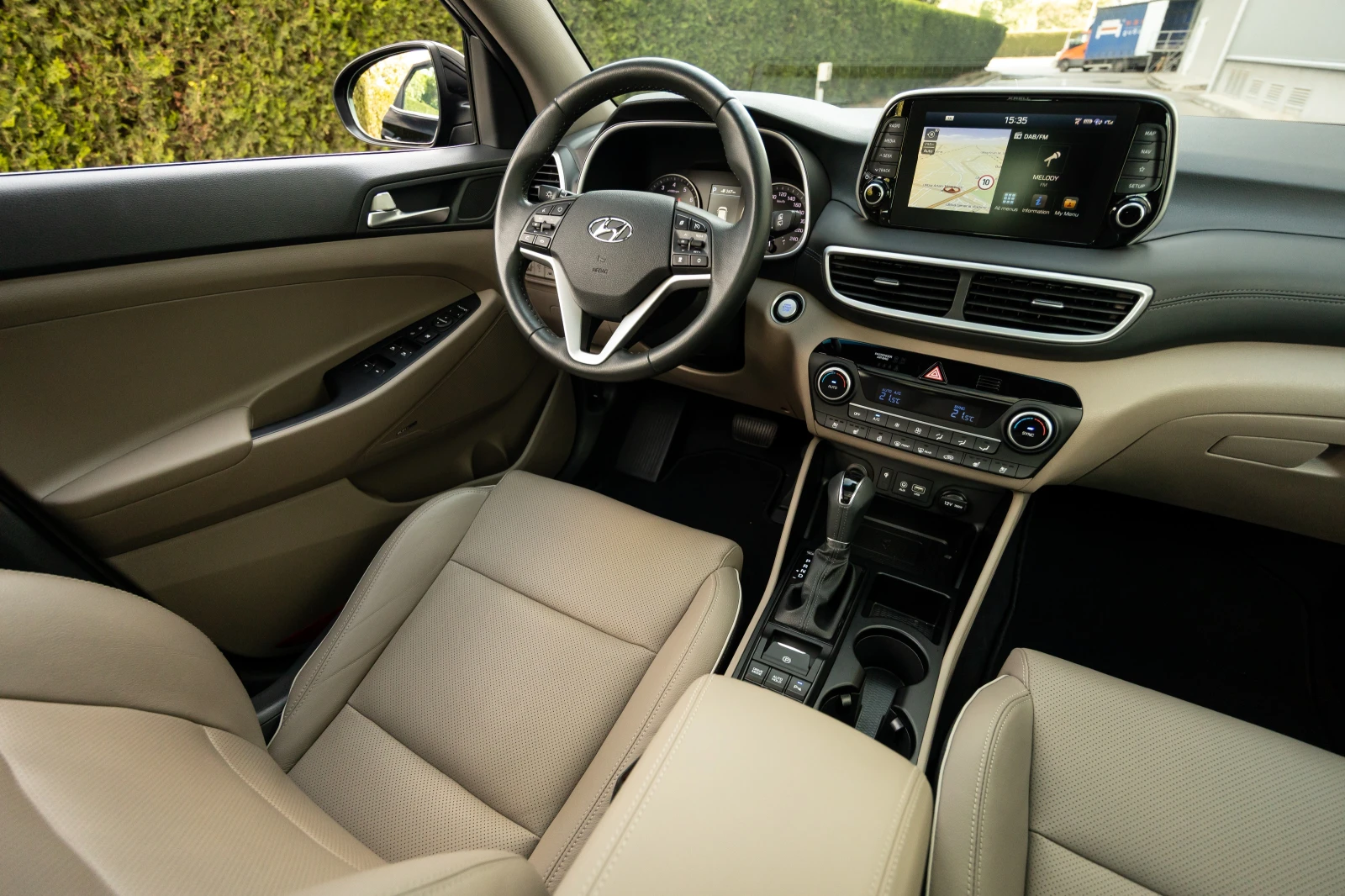 Hyundai Tucson 1.6 HTRACK 4X4 PANORAMA SWISS, снимка 9 - Автомобили и джипове - 54713348