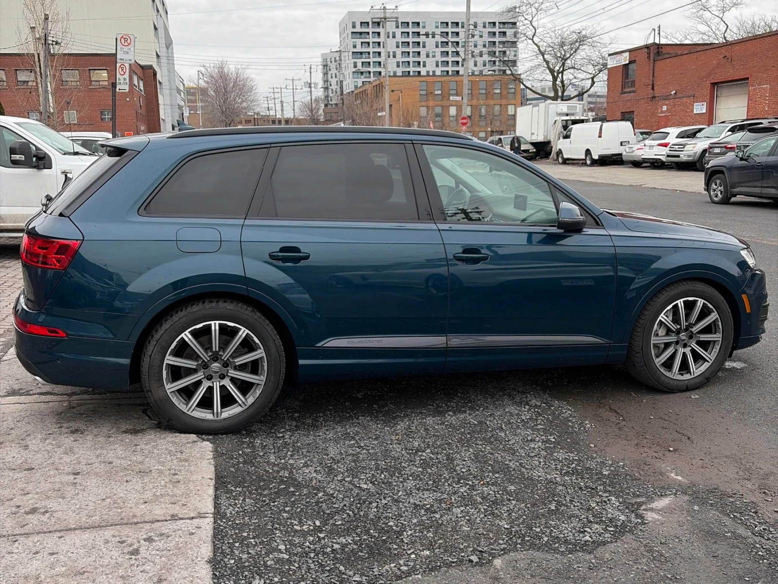 Audi Q7 TECHNIK * ПОДГРЕВ * ПАНОРАМА * B&O * CARFAX, снимка 3 - Автомобили и джипове - 54841036