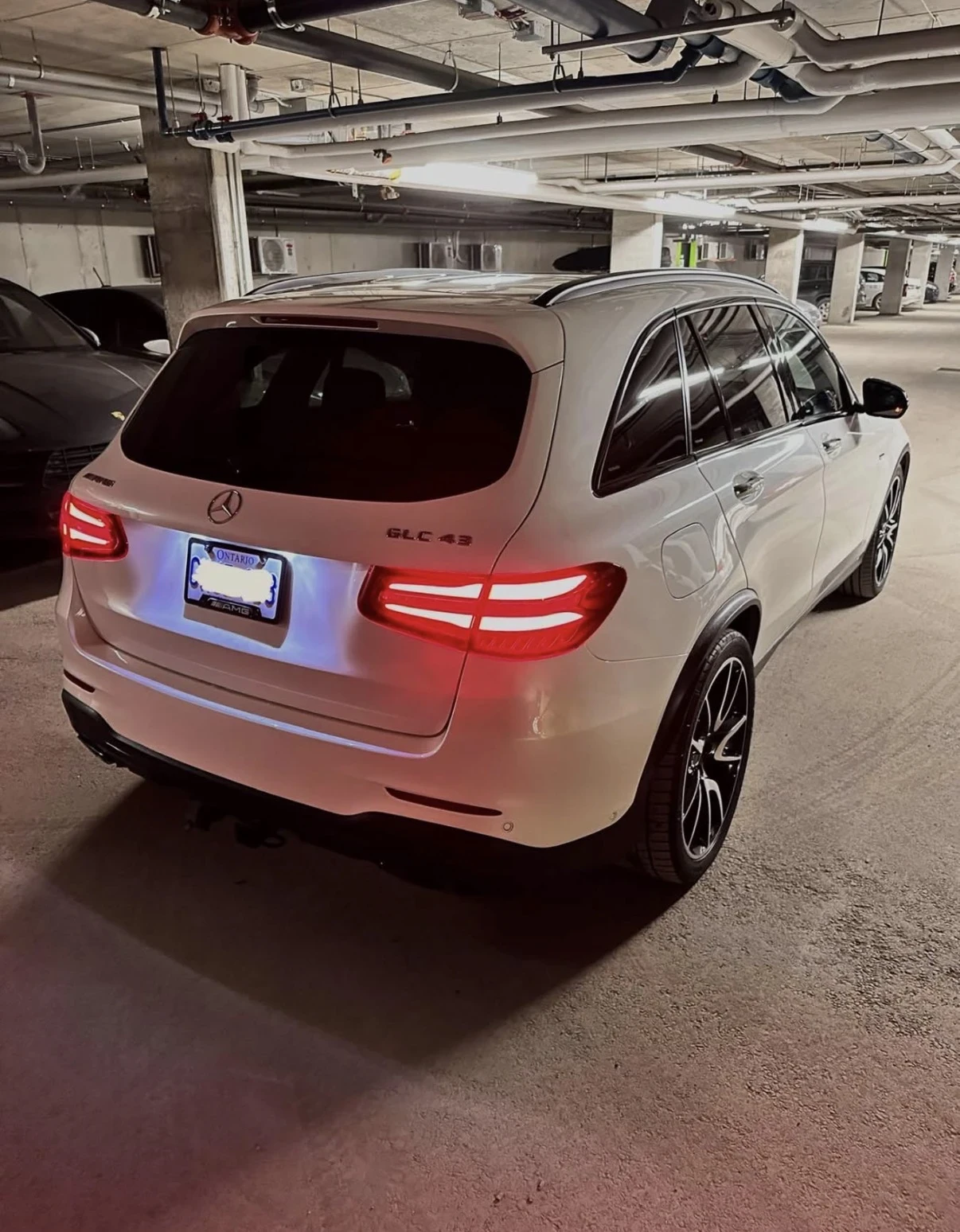 Mercedes-Benz GLC 43 AMG DESIGNO * BURMSTER * ПАНОРАМА * 360 КАМ * CARFAX *, снимка 2 - Автомобили и джипове - 54958508