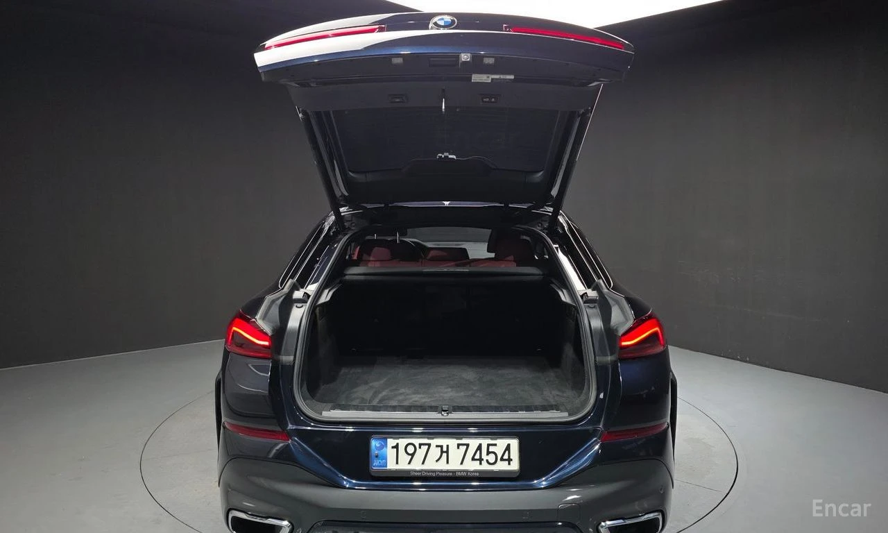 BMW X6 30d* M SPORT* HARMAN* ВЪЗДУХ* ОБДУХ* 360* КРАЙНА Ц, снимка 7 - Автомобили и джипове - 56262462