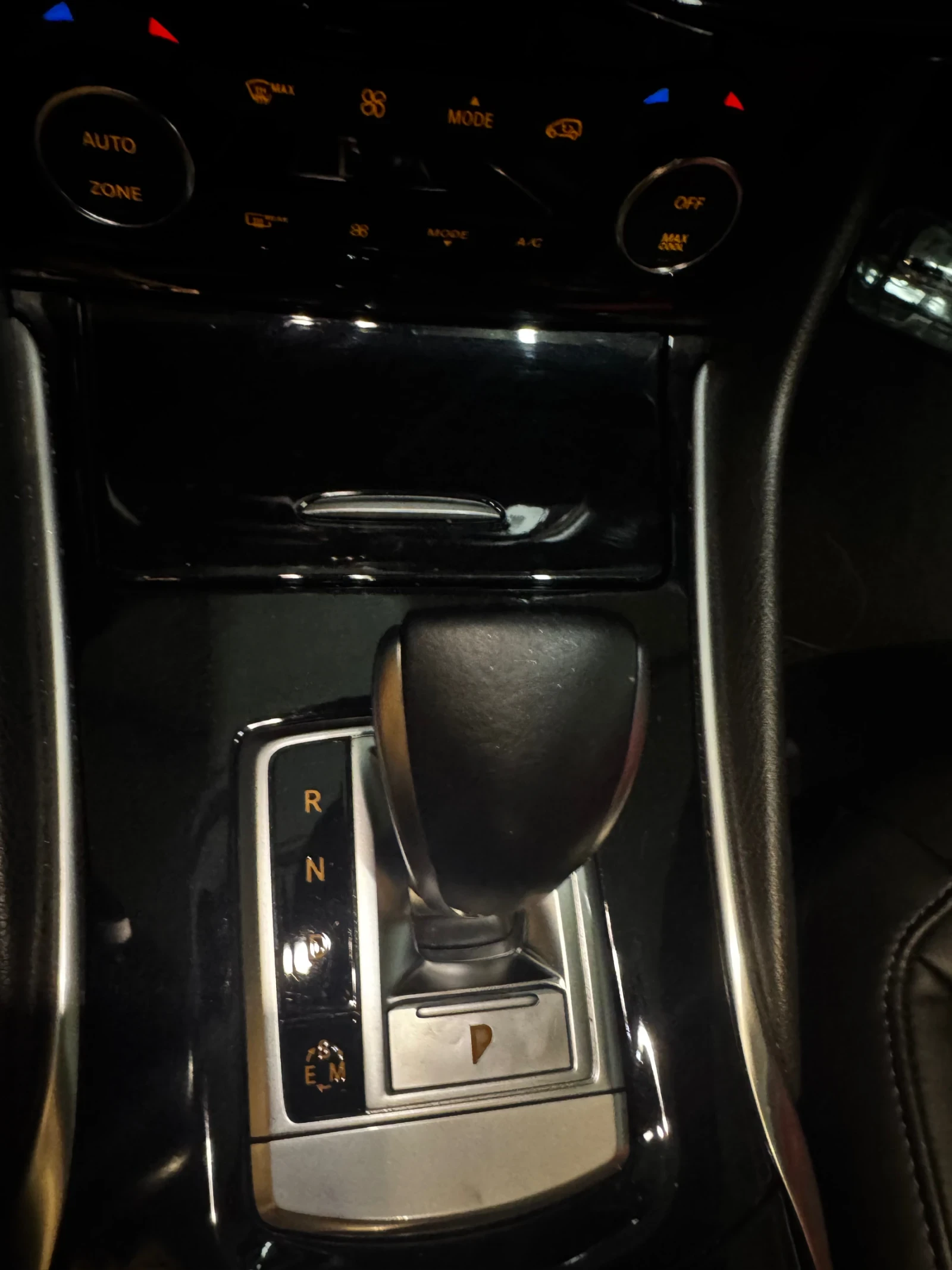Infiniti Q30 S, снимка 6 - Автомобили и джипове - 56429231