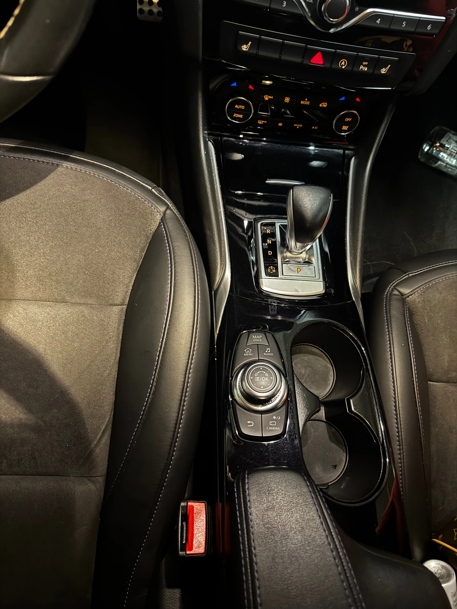 Infiniti Q30 S, снимка 7 - Автомобили и джипове - 56429231