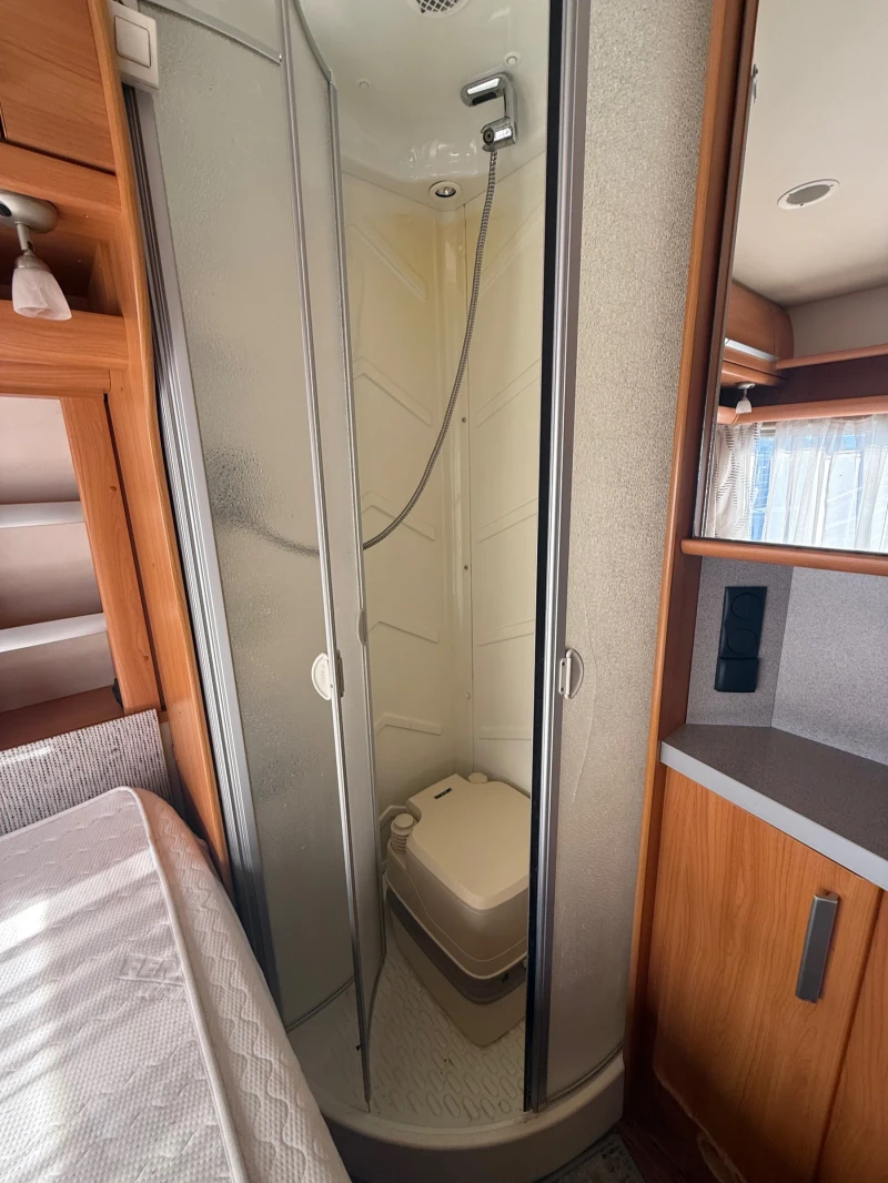 Каравана Fendt Saphir, снимка 7 - Каравани и кемпери - 52356727