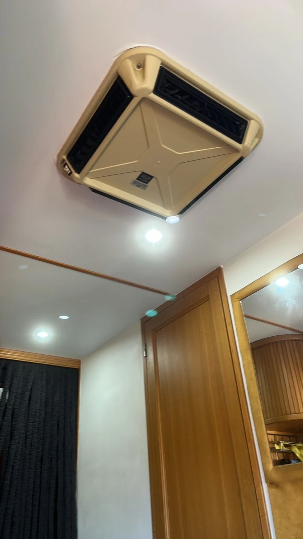 ������ Mercedes-Benz Notin | Mobile.bg � ����������� 16