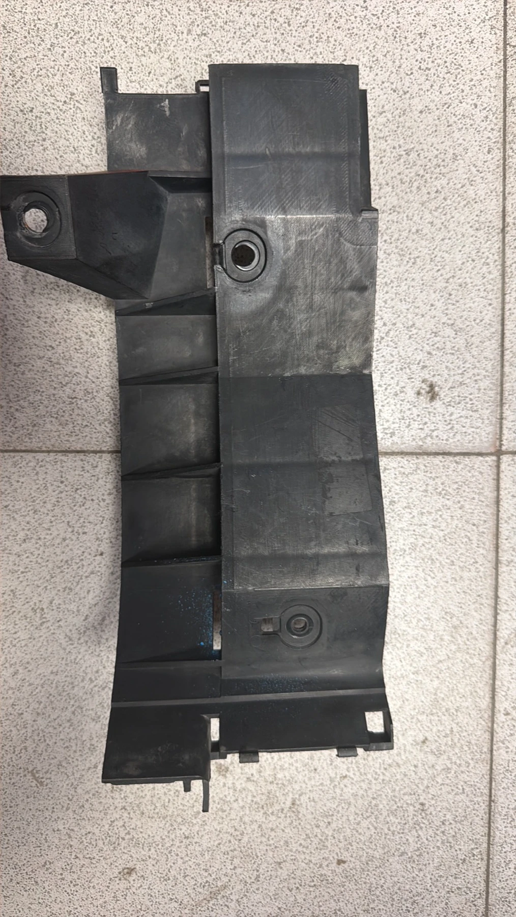 Водач задна броня Audi A3 8L 1996- LH 8L0807377A/8L0807377D 