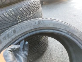 Гуми Зимни 235/40R19, снимка 7 - Гуми и джанти - 39389488