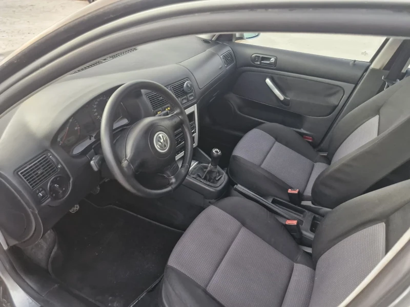 VW Golf 1.9tdi 101hp, снимка 12 - Автомобили и джипове - 48029734