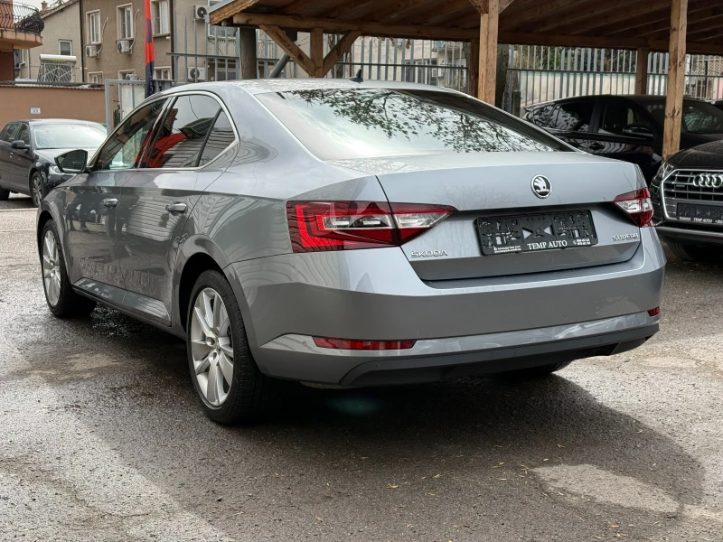 Skoda Superb 2.0TDI* 190к.с* СЕРВИЗНА КНИЖКА С ПЪЛНА ИСТОРИЯ , снимка 7 - Автомобили и джипове - 49821730