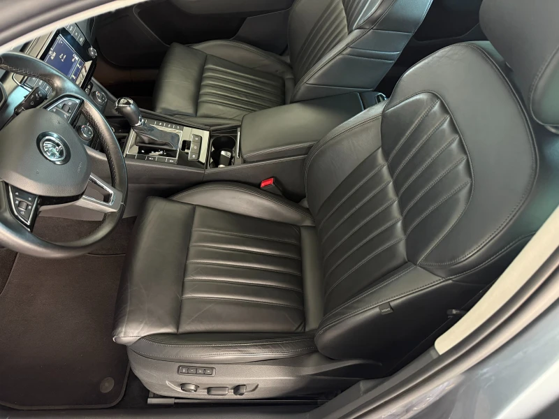 Skoda Superb 2.0TDI* 190к.с* СЕРВИЗНА КНИЖКА С ПЪЛНА ИСТОРИЯ , снимка 8 - Автомобили и джипове - 49821730
