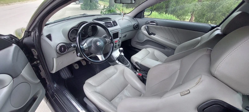 Alfa Romeo Gt 1.9 JTD, снимка 6 - Автомобили и джипове - 50267000