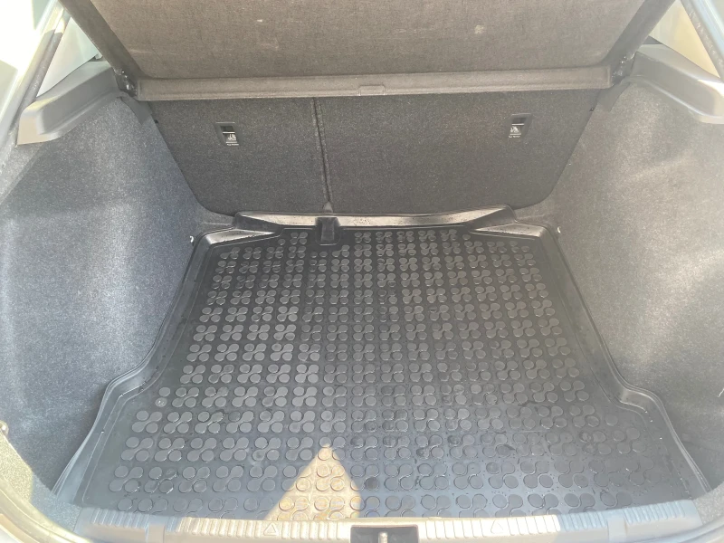 Skoda Rapid Ambition , снимка 9 - Автомобили и джипове - 51553091