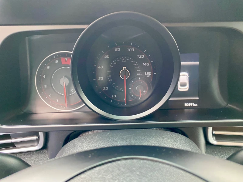 Hyundai Elantra 2.0, Бензин, Клима, Автомат- 8 ск., снимка 10 - Автомобили и джипове - 51052928