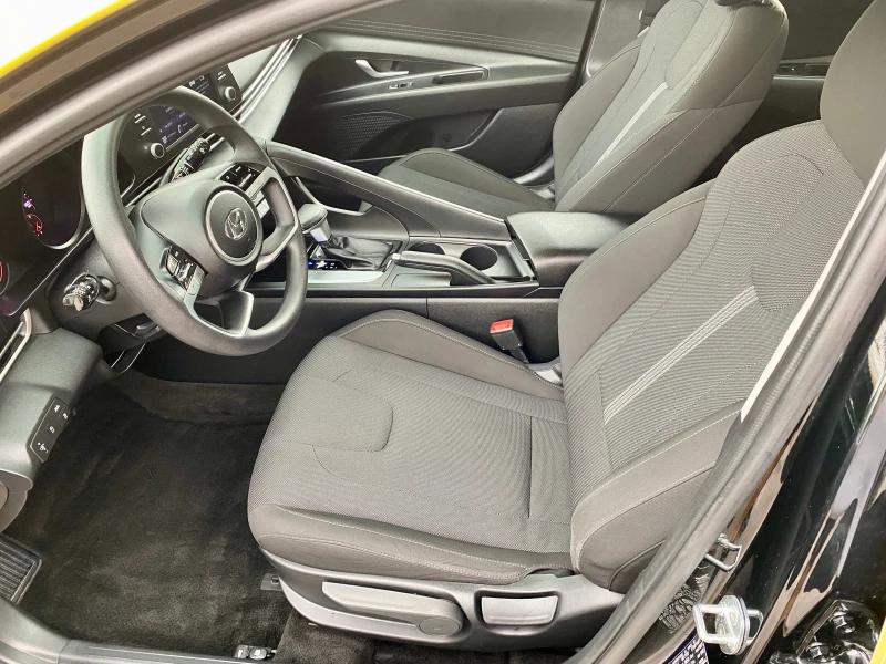 Hyundai Elantra 2.0, Бензин, Клима, Автомат- 8 ск., снимка 7 - Автомобили и джипове - 51052928