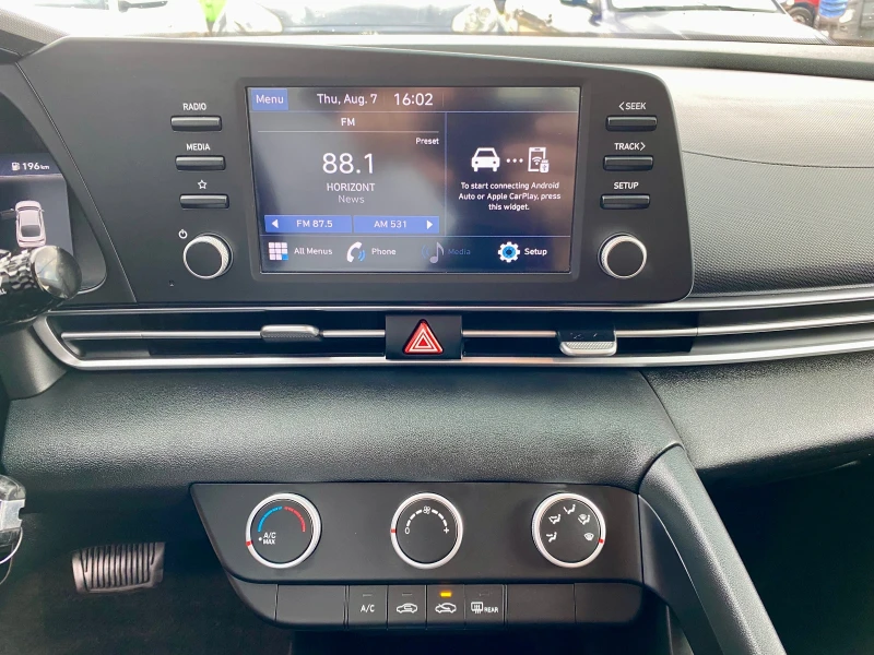 Hyundai Elantra 2.0, Бензин, Клима, Автомат- 8 ск., снимка 12 - Автомобили и джипове - 51052928