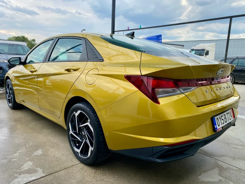 Hyundai Elantra 2.0, Бензин, Клима, Автомат- 8 ск., снимка 3 - Автомобили и джипове - 51052928