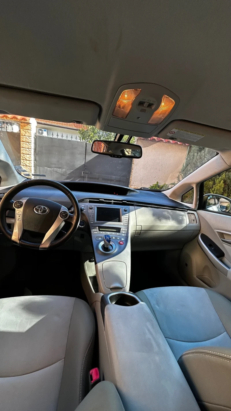 Toyota Prius executive , снимка 16 - Автомобили и джипове - 52542916