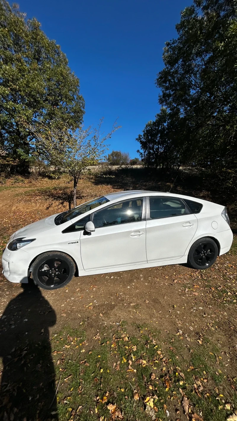 Toyota Prius executive , снимка 4 - Автомобили и джипове - 52542916