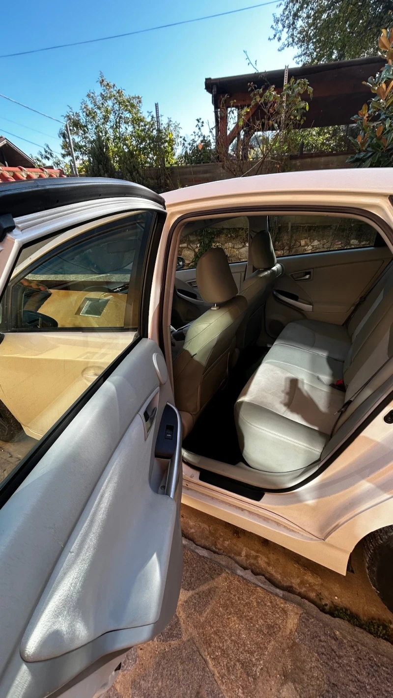 Toyota Prius executive , снимка 14 - Автомобили и джипове - 52542916