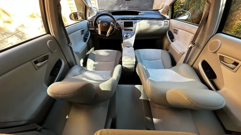 Toyota Prius executive , снимка 17 - Автомобили и джипове - 52542916