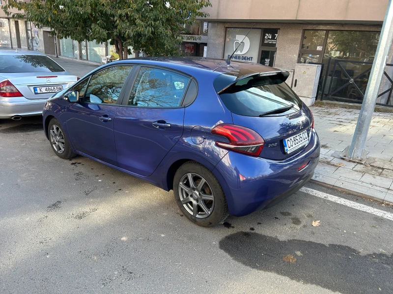 Peugeot 208 PureTech, снимка 5 - Автомобили и джипове - 52253343