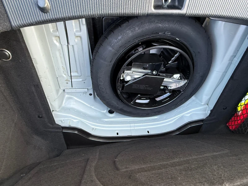 Mercedes-Benz C 200, снимка 10 - Автомобили и джипове - 52858593