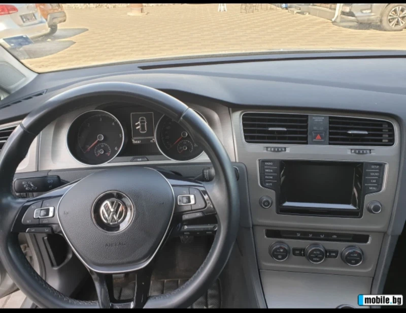 VW Golf 1.6 TDI, снимка 2 - Автомобили и джипове - 52949847