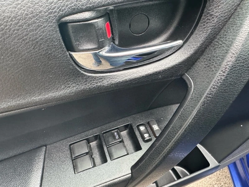 Toyota Corolla * SE Sport, Camera, Sunroof, Collision Warning, La, снимка 15 - Автомобили и джипове - 52959434