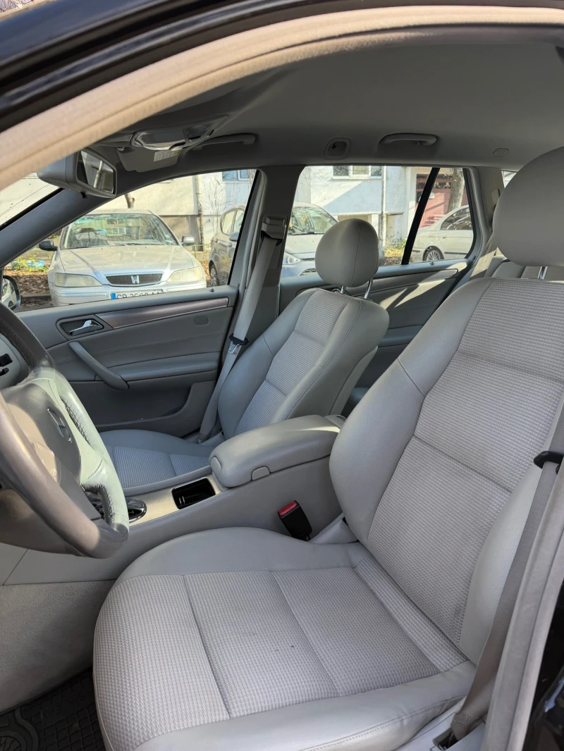 Mercedes-Benz C 230, снимка 4 - Автомобили и джипове - 53123274