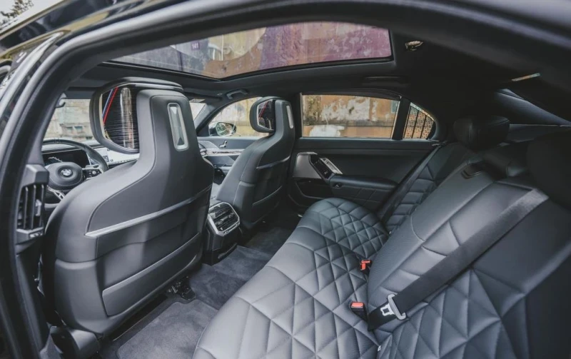 BMW 740 d xDrive M-Sport, снимка 6 - Автомобили и джипове - 53582078