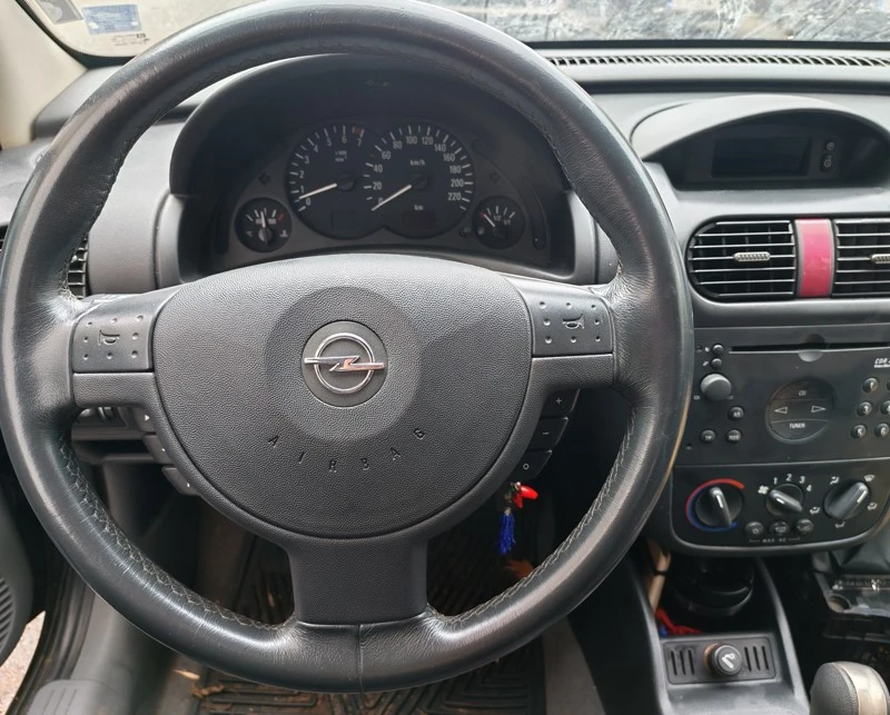 Opel Corsa 1.2i Автоматик - изображение 3