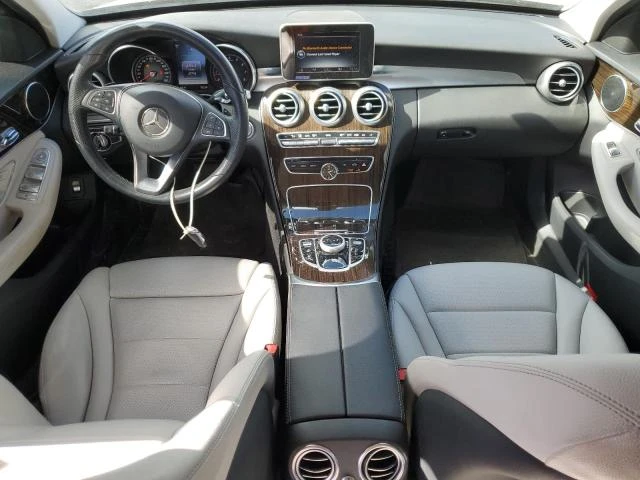 Mercedes-Benz C 300 2.0L 4 Rear-wheel drive, снимка 8 - Автомобили и джипове - 53964324