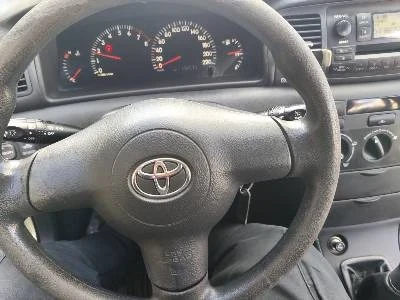 Toyota Corolla 1.6 vvti, снимка 3 - Автомобили и джипове - 55011268
