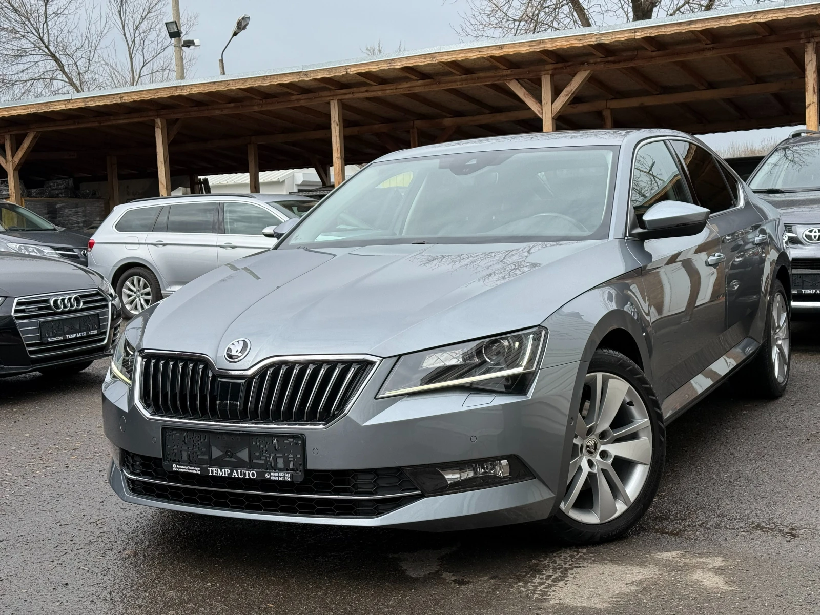 Skoda Superb 2.0TDI* 190к.с* СЕРВИЗНА КНИЖКА С ПЪЛНА ИСТОРИЯ , снимка 1