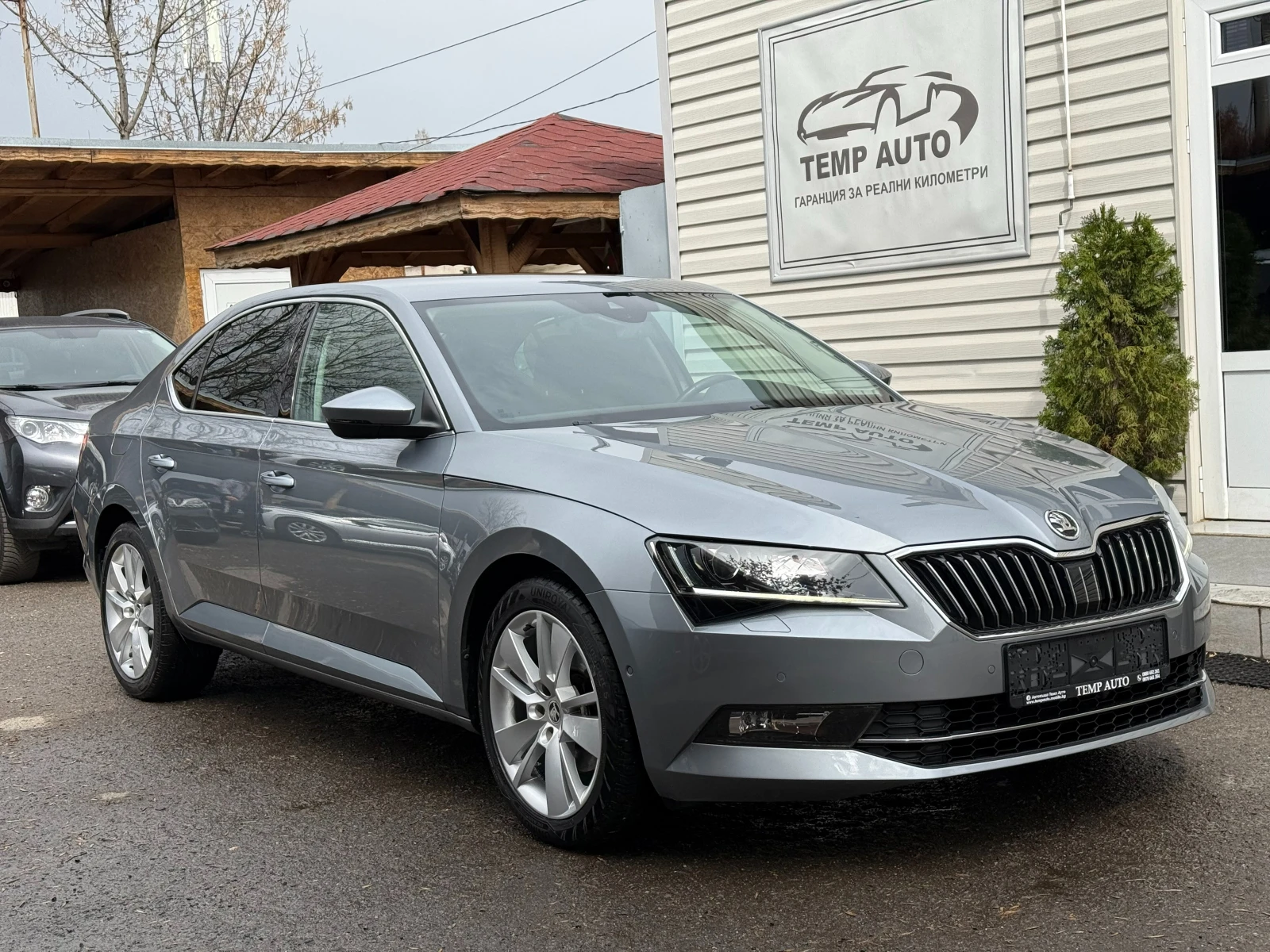 Skoda Superb 2.0TDI* 190к.с* СЕРВИЗНА КНИЖКА С ПЪЛНА ИСТОРИЯ  - изображение 3