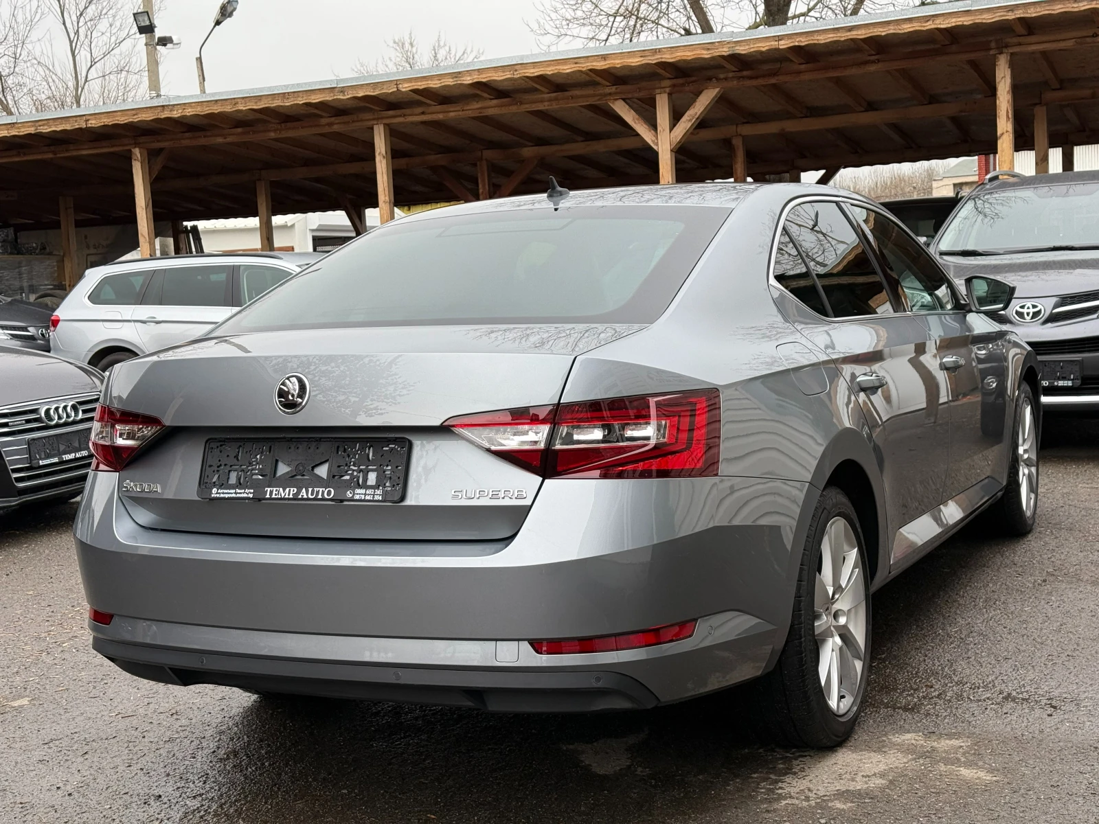 Skoda Superb 2.0TDI* 190к.с* СЕРВИЗНА КНИЖКА С ПЪЛНА ИСТОРИЯ  - изображение 5