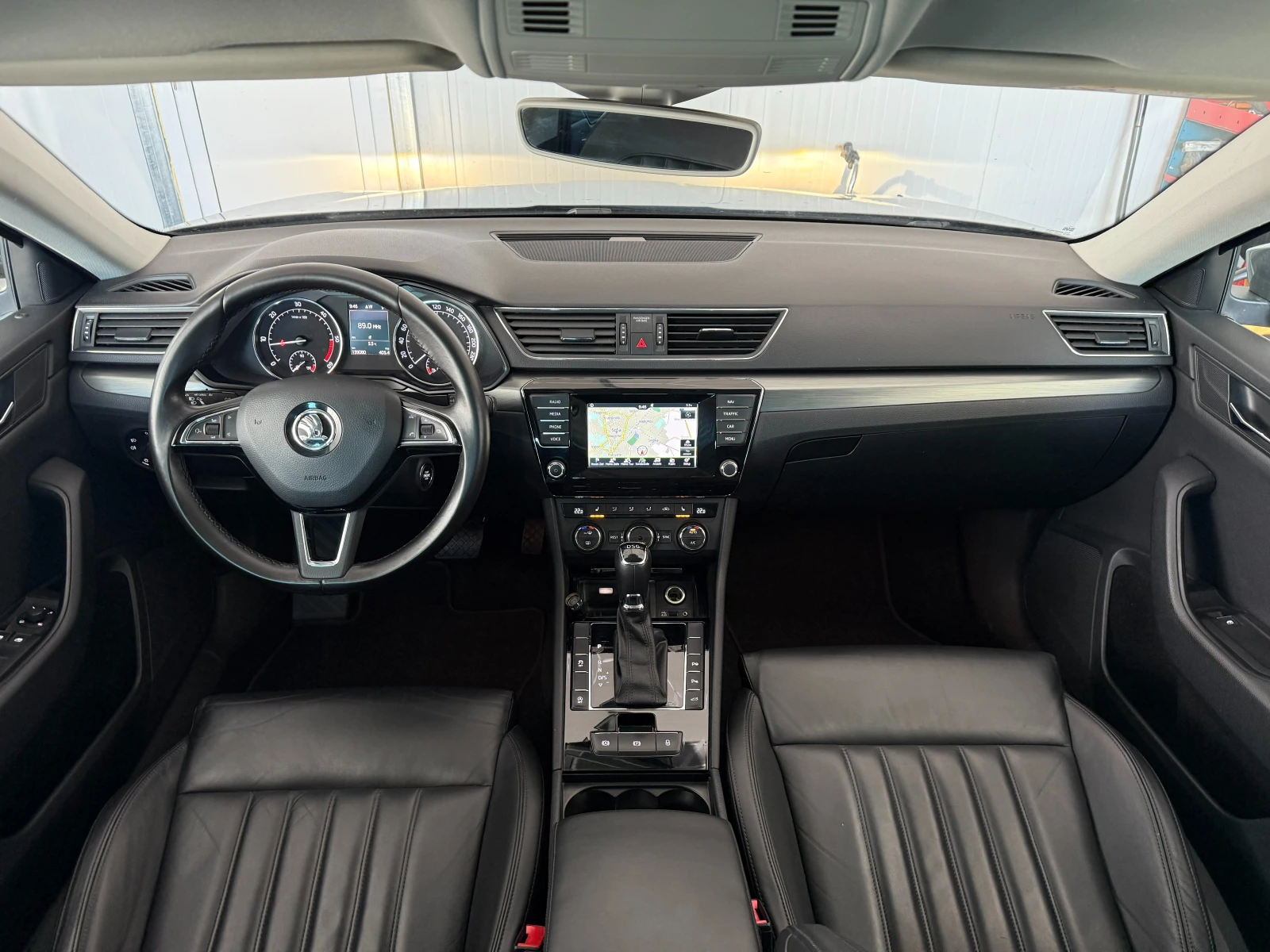 Skoda Superb 2.0TDI* 190к.с* СЕРВИЗНА КНИЖКА С ПЪЛНА ИСТОРИЯ  - изображение 10
