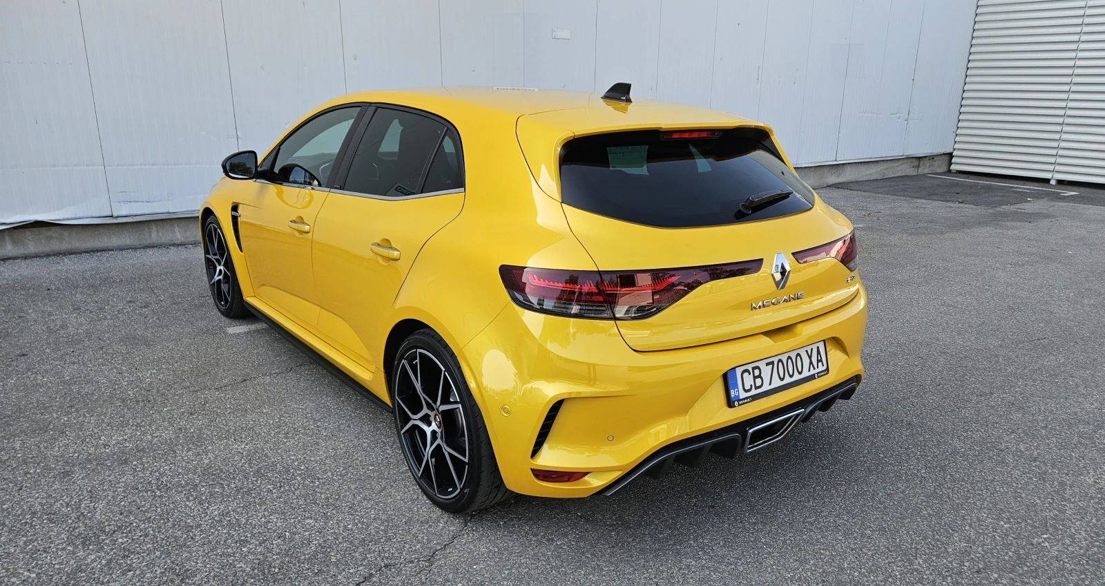 Renault Megane R.S. Trophy - изображение 8