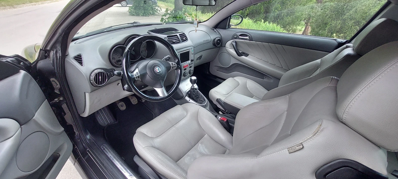 Alfa Romeo Gt 1.9 JTD - изображение 6